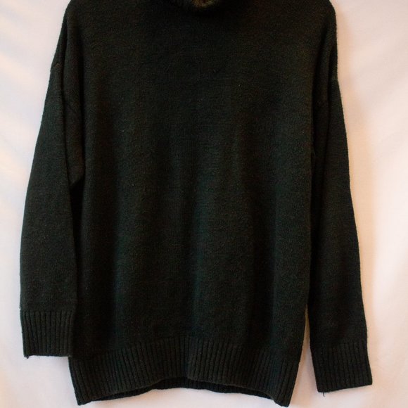 Green Knit Turtleneck Sweater - Picture 2 of 4